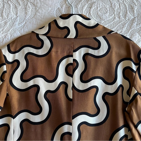 Diane Von Furstenberg - Abstract Swirl Print Silk Lightweight Coat - Picture 9 of 16